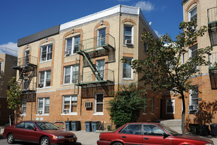 30-50 33rd St in Long Island City, NY - Building Photo