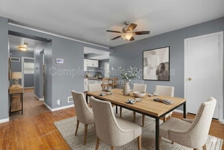 135 Dundee Cir in St. Louis, MO - Building Photo - Building Photo