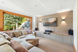 5138 Raven Ln in Whistler, BC - Building Photo - Building Photo