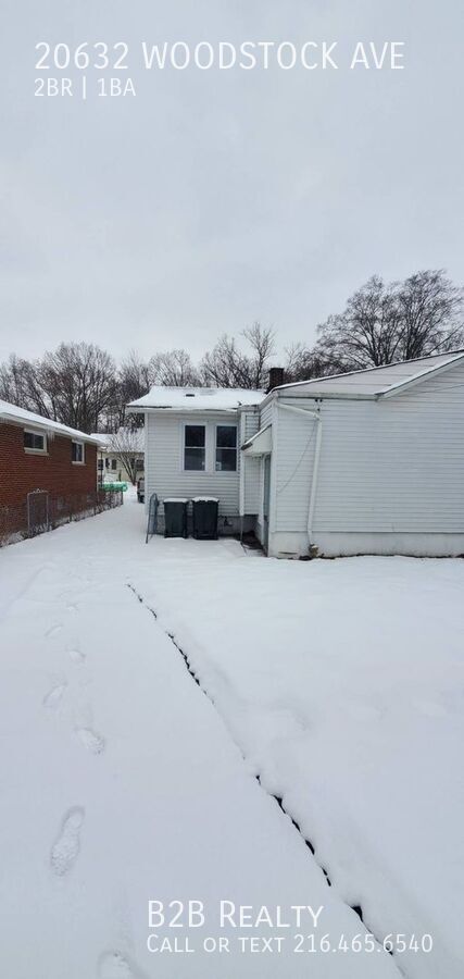 20632 Woodstock Ave in Fairview Park, OH - Building Photo - Building Photo