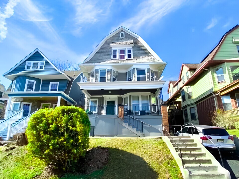 45 Watson Ave, Unit 3 in East Orange, NJ - Foto de edificio