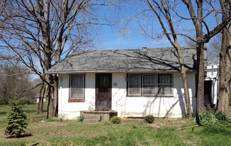 1411 Gary St in Columbia, MO - Building Photo