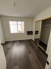 2839 Francis Ave, Unit 204 in Los Angeles, CA - Building Photo - Building Photo