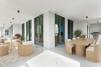 495 E Royal Palm Rd, Unit 402 in Boca Raton, FL - Building Photo - Building Photo