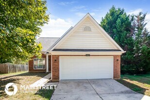 5827 Pennycross Ln in Charlotte, NC - Building Photo