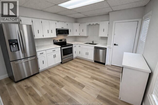 454 Vera Pl in Windsor, ON - Building Photo - Building Photo