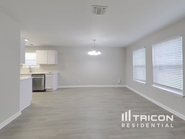 9722 Spruce Ridge Dr in Converse, TX - Building Photo - Building Photo