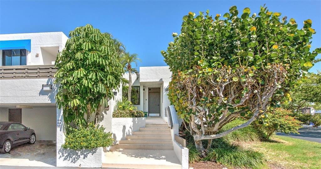 829 Bayport Wy in Longboat Key, FL - Building Photo