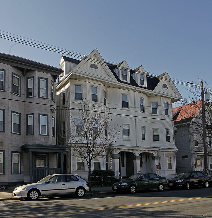 763 Broadway in Chelsea, MA - Foto de edificio