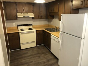2438 Ramblewood Ct in Tallahassee, FL - Building Photo - Building Photo