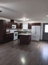 1901 Birch St in Elgin, OR - Building Photo - Building Photo