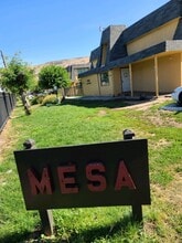 1705 Gordon Rd in Yakima, WA - Foto de edificio - Building Photo