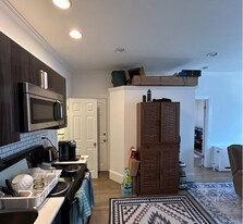 223 Newbury St, Unit 4F in Boston, MA - Building Photo