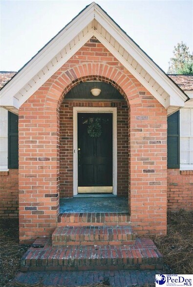 1406 W King Ave in Florence, SC - Foto de edificio - Building Photo