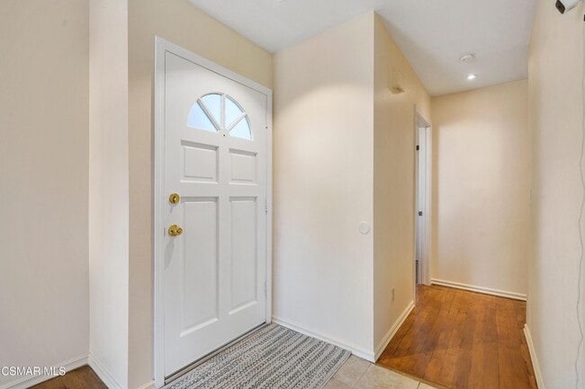 2486 Pleasant Way in Thousand Oaks, CA - Building Photo - Building Photo