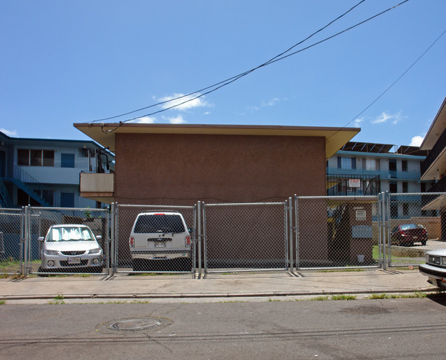 94-120 Pupukahi St in Waipahu, HI - Foto de edificio - Building Photo