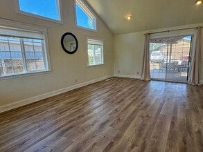 133 Prospect St in Oak View, CA - Building Photo - Building Photo