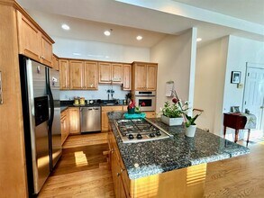 39 Inman St, Unit #1 in Cambridge, MA - Building Photo - Building Photo