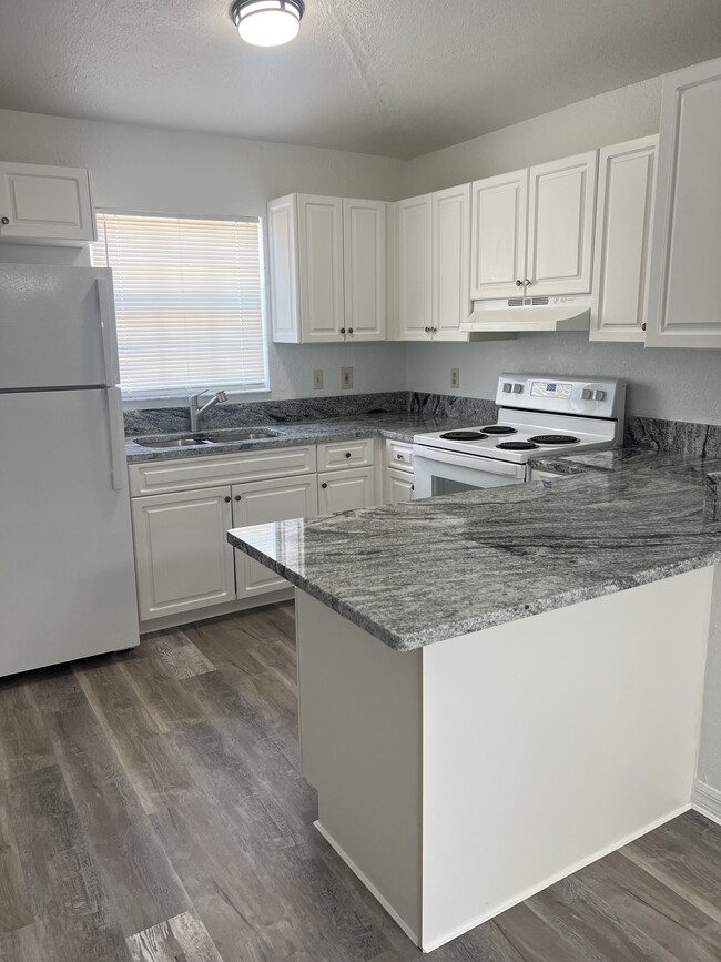 10770 US Hwy 19 N, Unit Mariner Village Apt-Villa