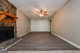5720 Twain Dr in Ellenwood, GA - Building Photo - Building Photo