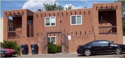 304 Whispering Sands Ct SE in Albuquerque, NM - Building Photo