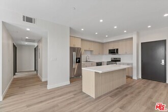 6603 Fulton Ave in Los Angeles, CA - Building Photo - Building Photo
