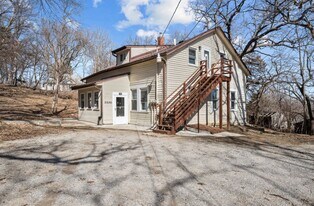 3030 Indian Rd in Davenport, IA - Building Photo