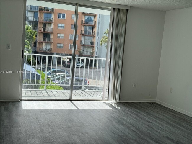 1470 NE 125th Terrace in North Miami, FL - Foto de edificio - Building Photo