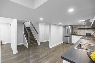 37 Donn Ave in Hamilton, ON - Building Photo - Building Photo