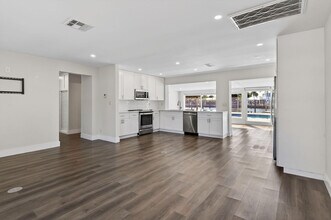 122 Arlington Pl in West Palm Beach, FL - Building Photo - Building Photo