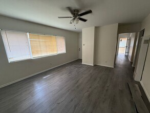 E. E Campus Way in Hemet, CA - Building Photo - Building Photo