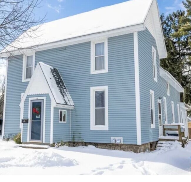 14 Marshall Ave, Unit Village upper