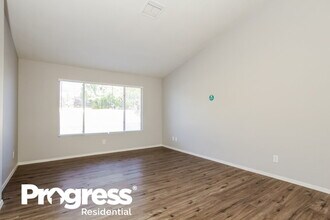 208 W Oraibi Dr in Phoenix, AZ - Building Photo - Building Photo