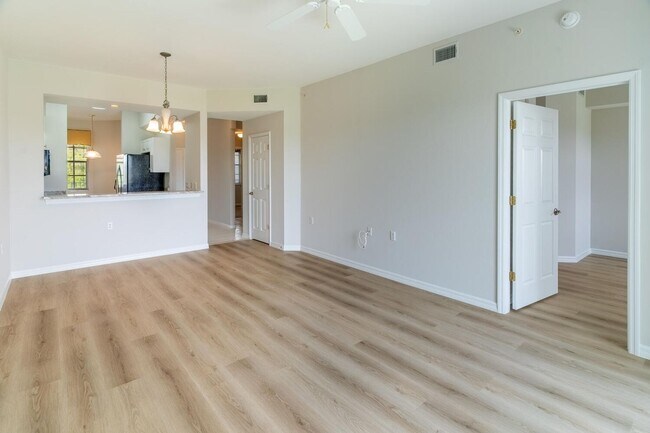 3960 Loblolly Bay Dr in Naples, FL - Building Photo - Building Photo
