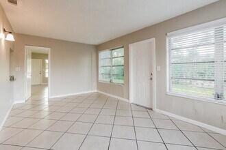 7891 NW 14th St in Pembroke Pines, FL - Building Photo - Building Photo