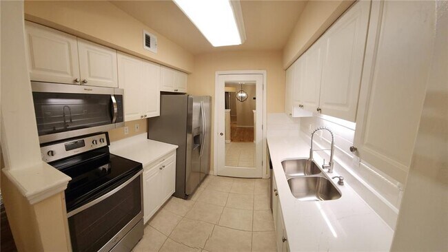 1415 Wingate Way in Atlanta, GA - Building Photo - Building Photo