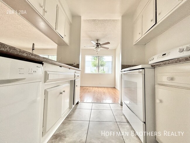 10535 Lindley Ave, Unit 26 in Los Angeles, CA - Foto de edificio - Building Photo