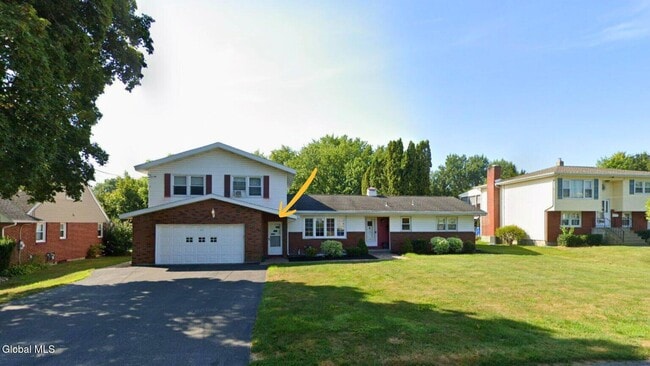 113 Russell Rd in Albany, NY - Building Photo - Building Photo