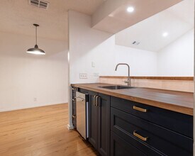 100 Nicole Cove in Round Rock, TX - Building Photo - Building Photo