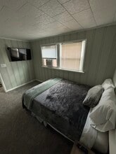 727 Madison St, Unit Back Apt. in Port Clinton, OH - Foto de edificio - Building Photo