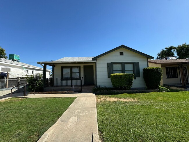 property at 815 Woodrow Ave