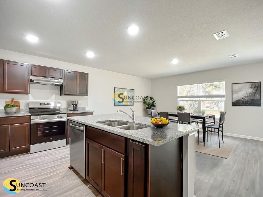 10 Llobell Pl in Palm Coast, FL - Foto de edificio