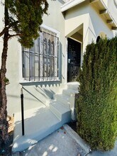 1801 W 39th St-Unit -3881 S. Gramercy Pl in Los Angeles, CA - Building Photo - Building Photo