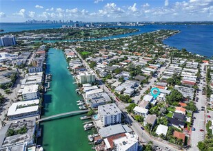 725 81st St, Unit 4 in Miami Beach, FL - Building Photo - Building Photo