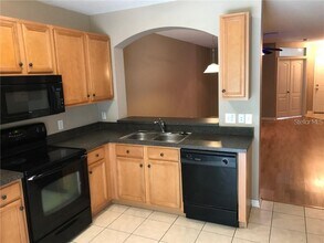 15776 Fishhawk Falls Dr in Fish Hawk, FL - Building Photo - Building Photo