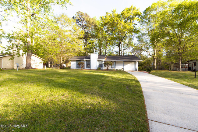 190 Winter Pl in Jacksonville, NC - Building Photo - Building Photo