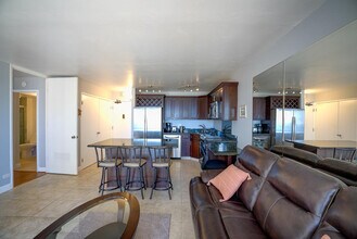 2140 Kuhio Ave. in Honolulu, HI - Building Photo - Building Photo