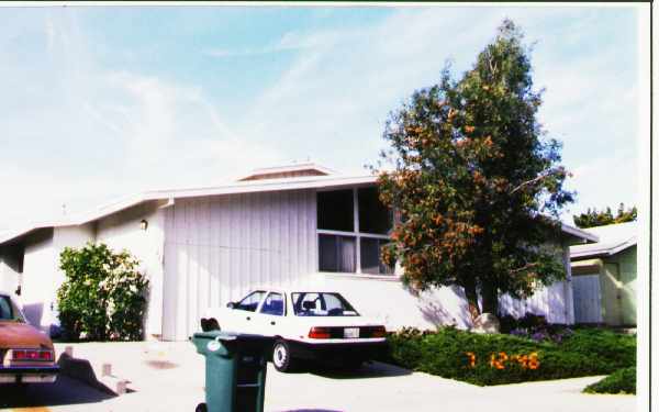 661-667 Empire Ave in Ventura, CA - Foto de edificio - Building Photo