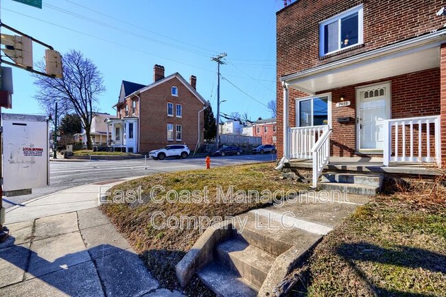 2052 Druid Park Dr in Baltimore, MD - Building Photo - Building Photo