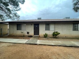 15728 Sago Rd in Apple Valley, CA - Building Photo